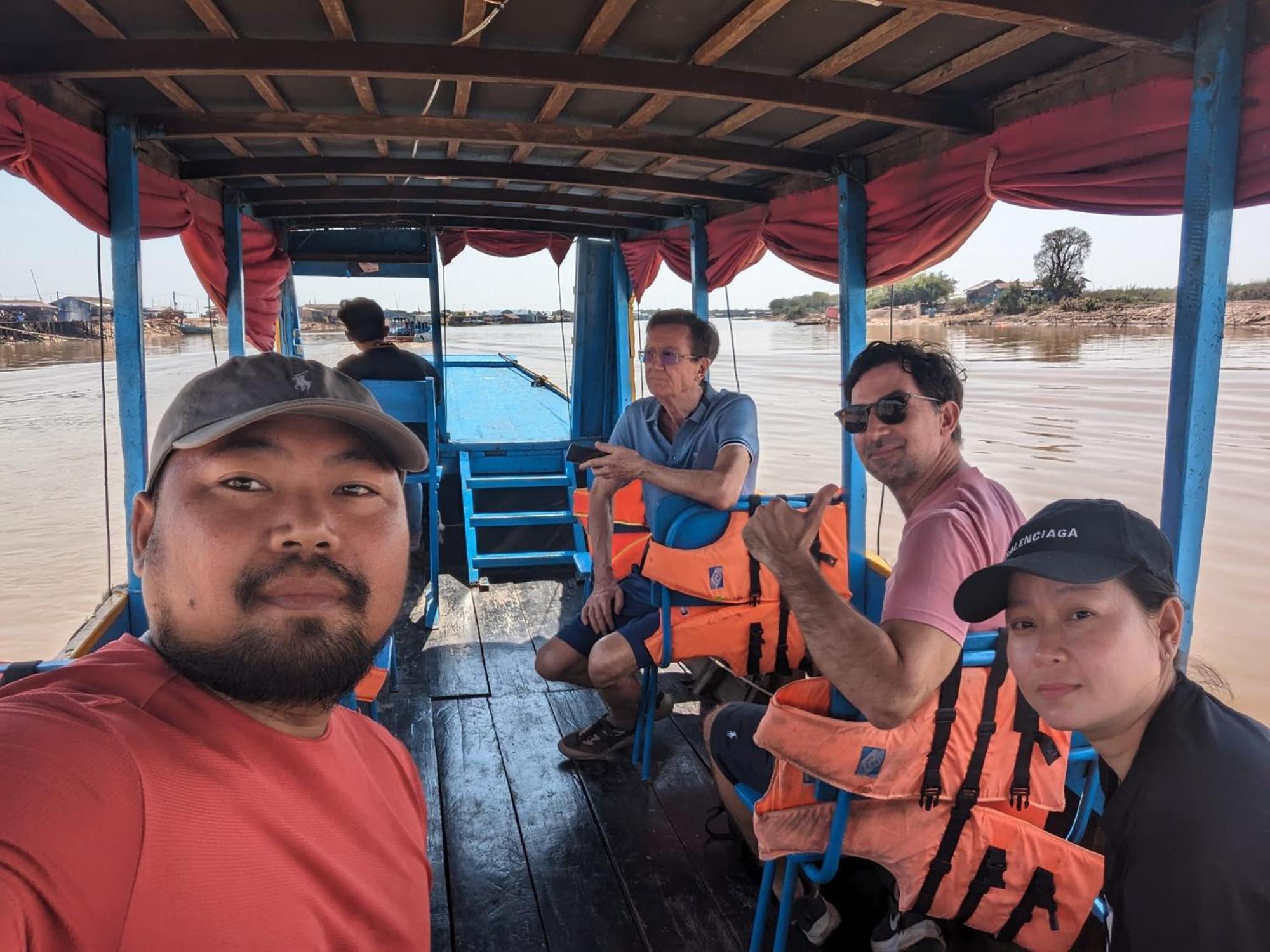 St 63 Home Stay & Tour Kampong Khleang Екстер'єр фото