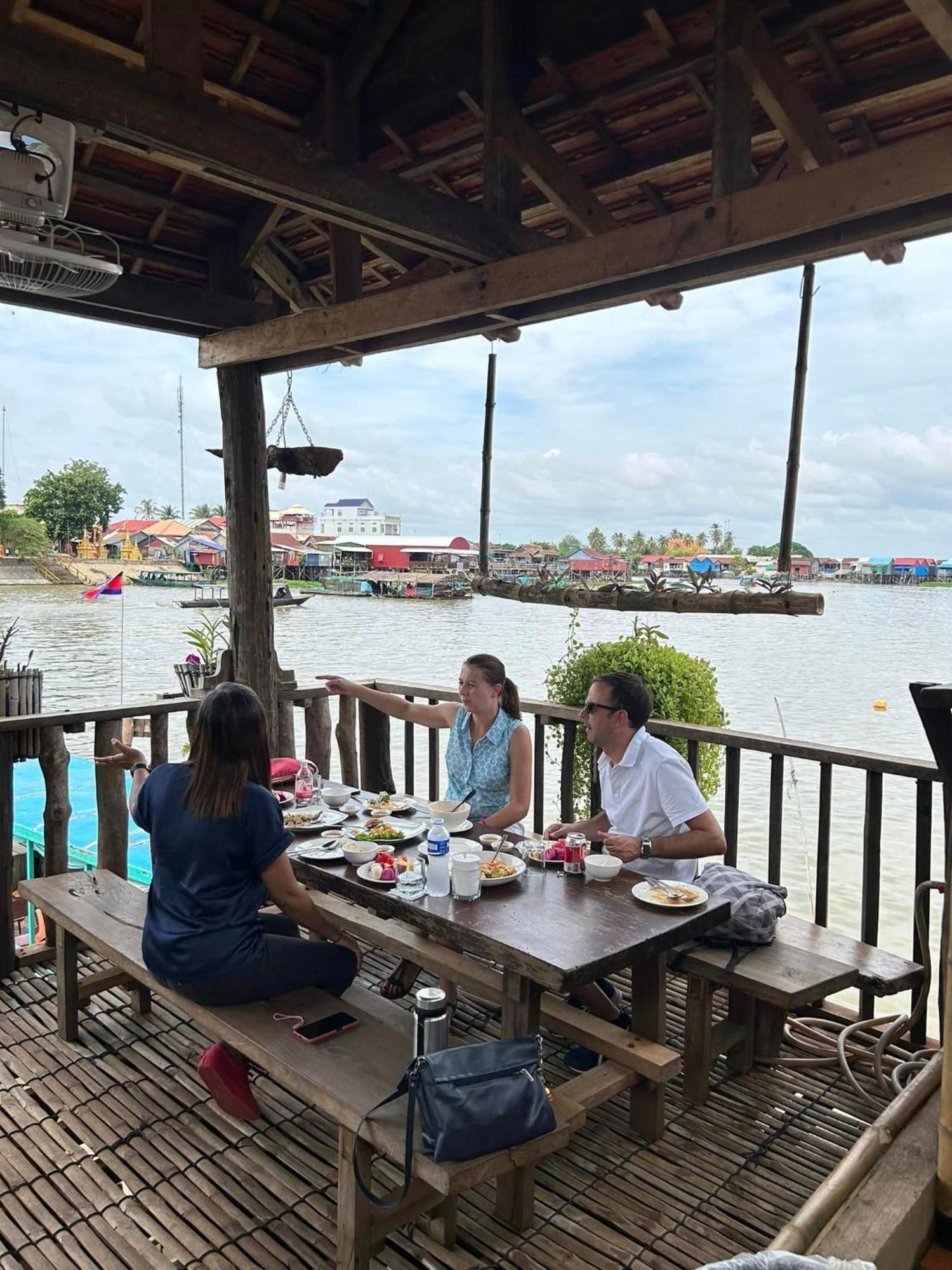 St 63 Home Stay & Tour Kampong Khleang Екстер'єр фото