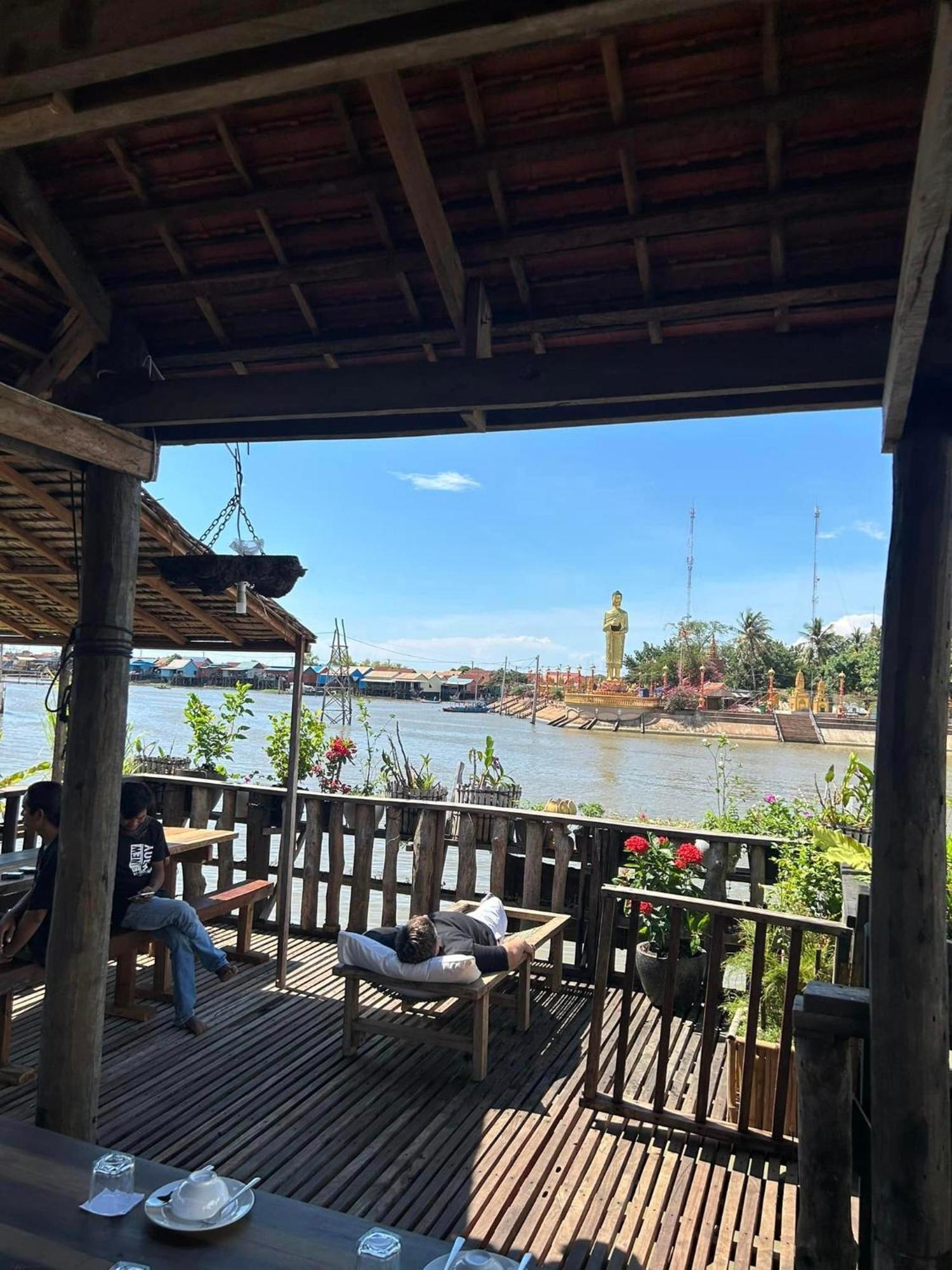 St 63 Home Stay & Tour Kampong Khleang Екстер'єр фото